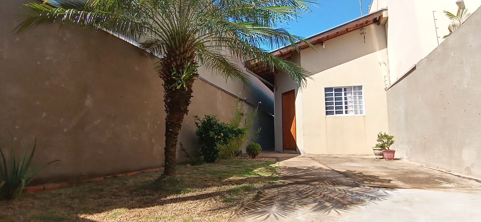 Casa à venda com 2 quartos, 90m² - Foto 1