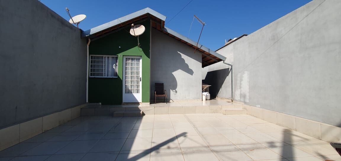 Casa à venda com 2 quartos, 65m² - Foto 2