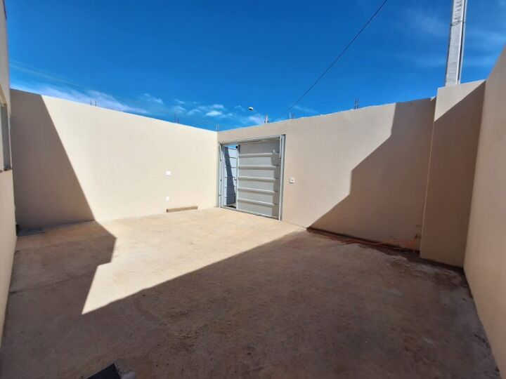 Casa à venda com 2 quartos, 70m² - Foto 3