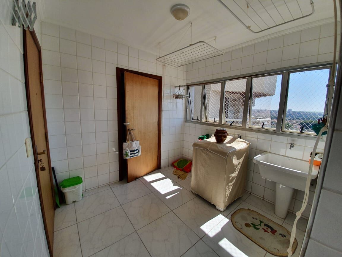 Apartamento à venda com 3 quartos, 170m² - Foto 10