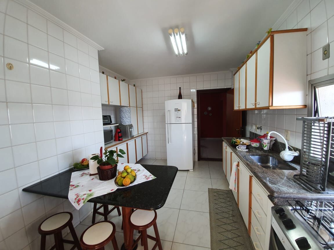 Apartamento à venda com 3 quartos, 170m² - Foto 7