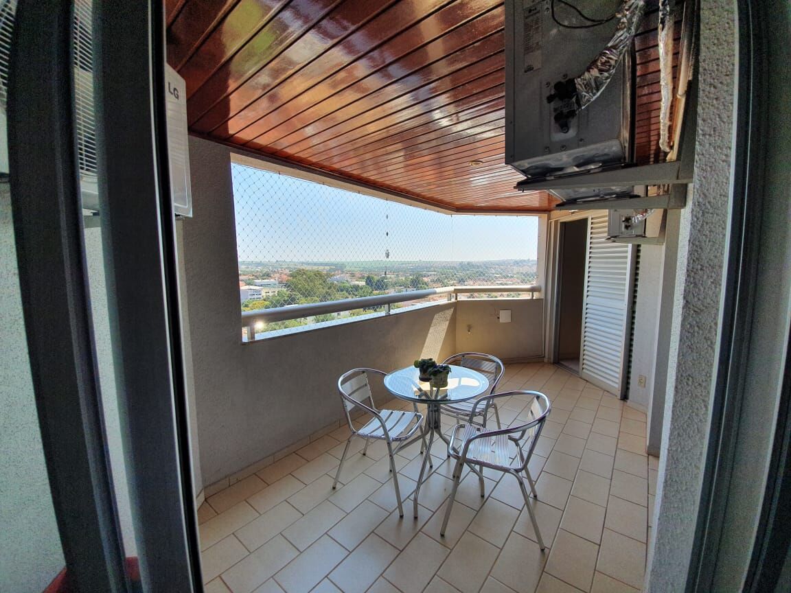 Apartamento à venda com 3 quartos, 170m² - Foto 3