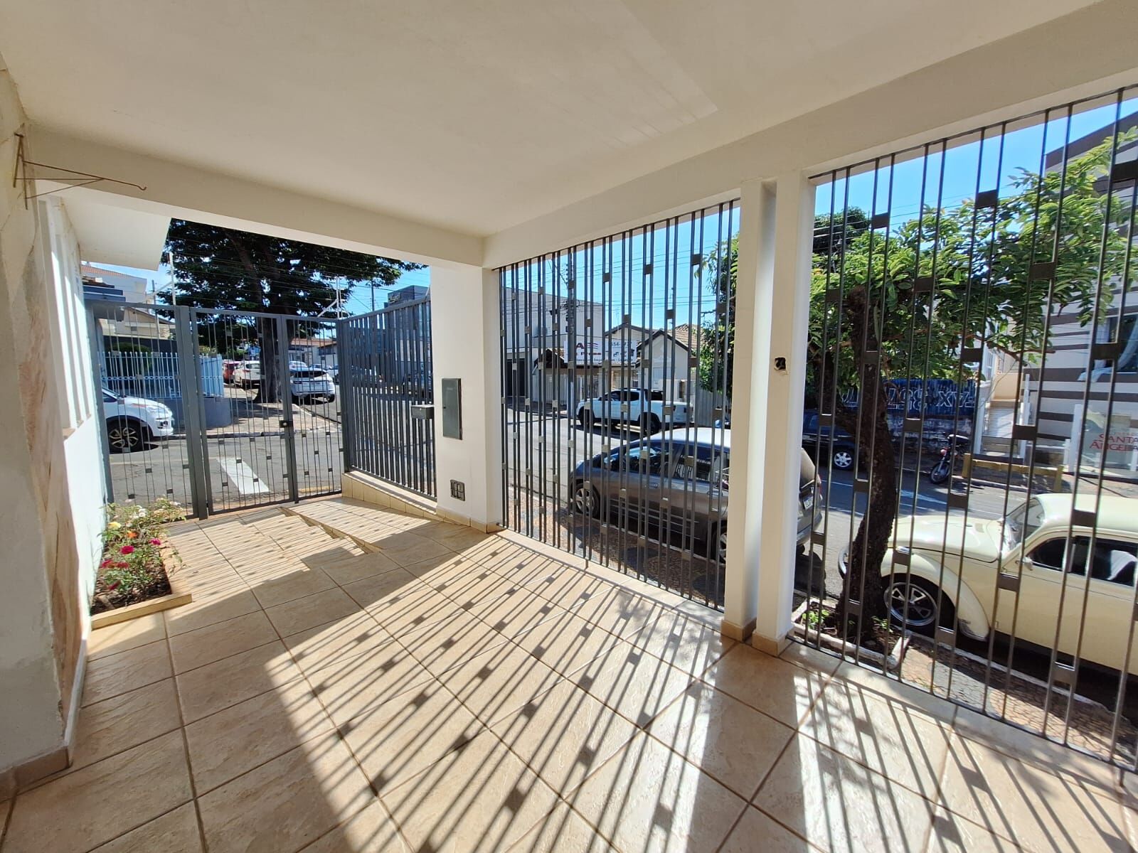 Casa à venda com 5 quartos, 198m² - Foto 3
