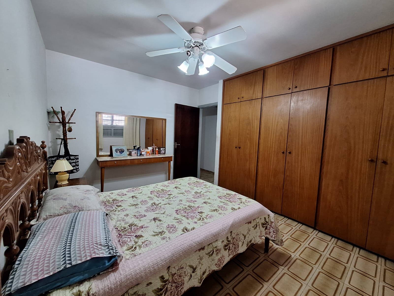 Casa à venda com 5 quartos, 198m² - Foto 12