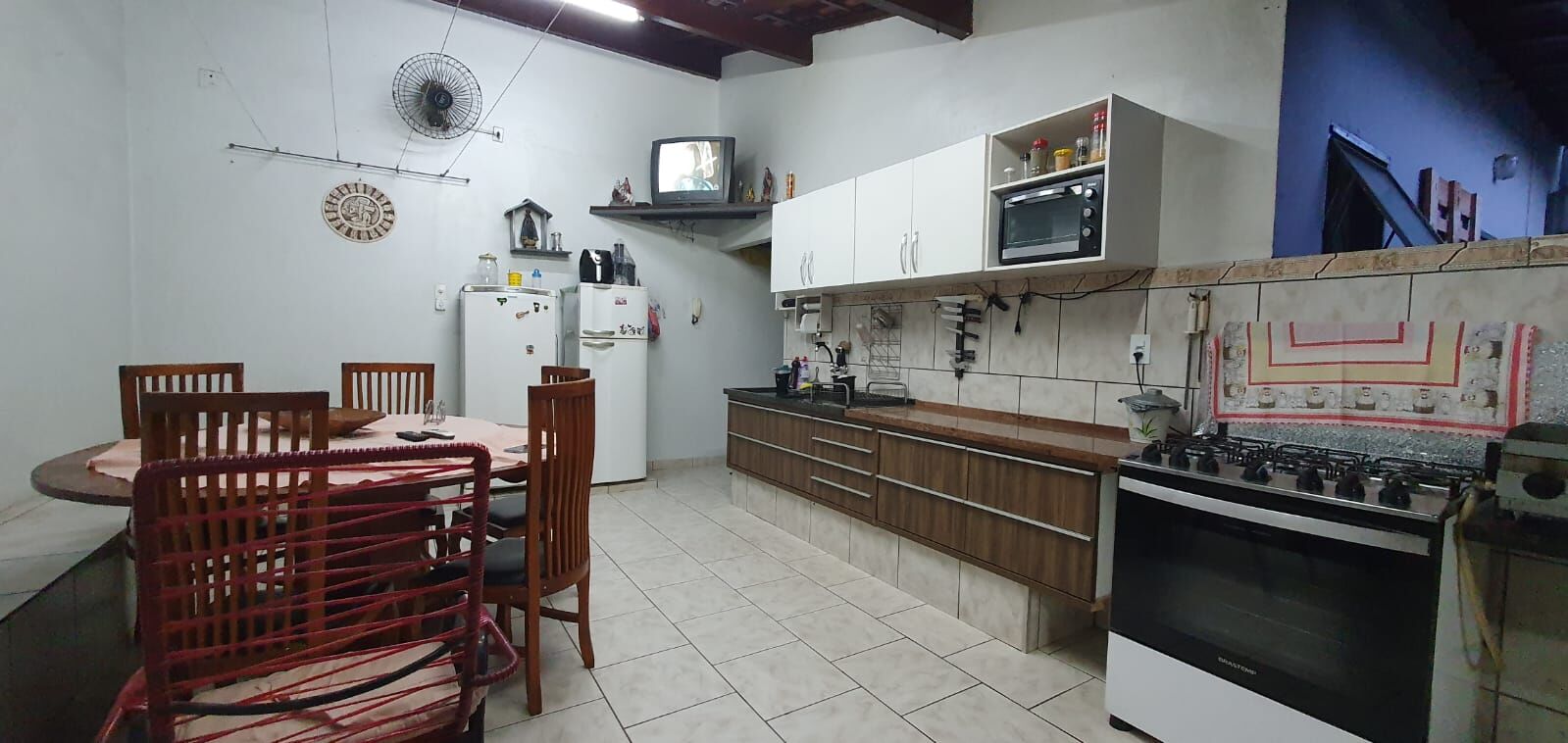 Casa à venda com 4 quartos, 140m² - Foto 2