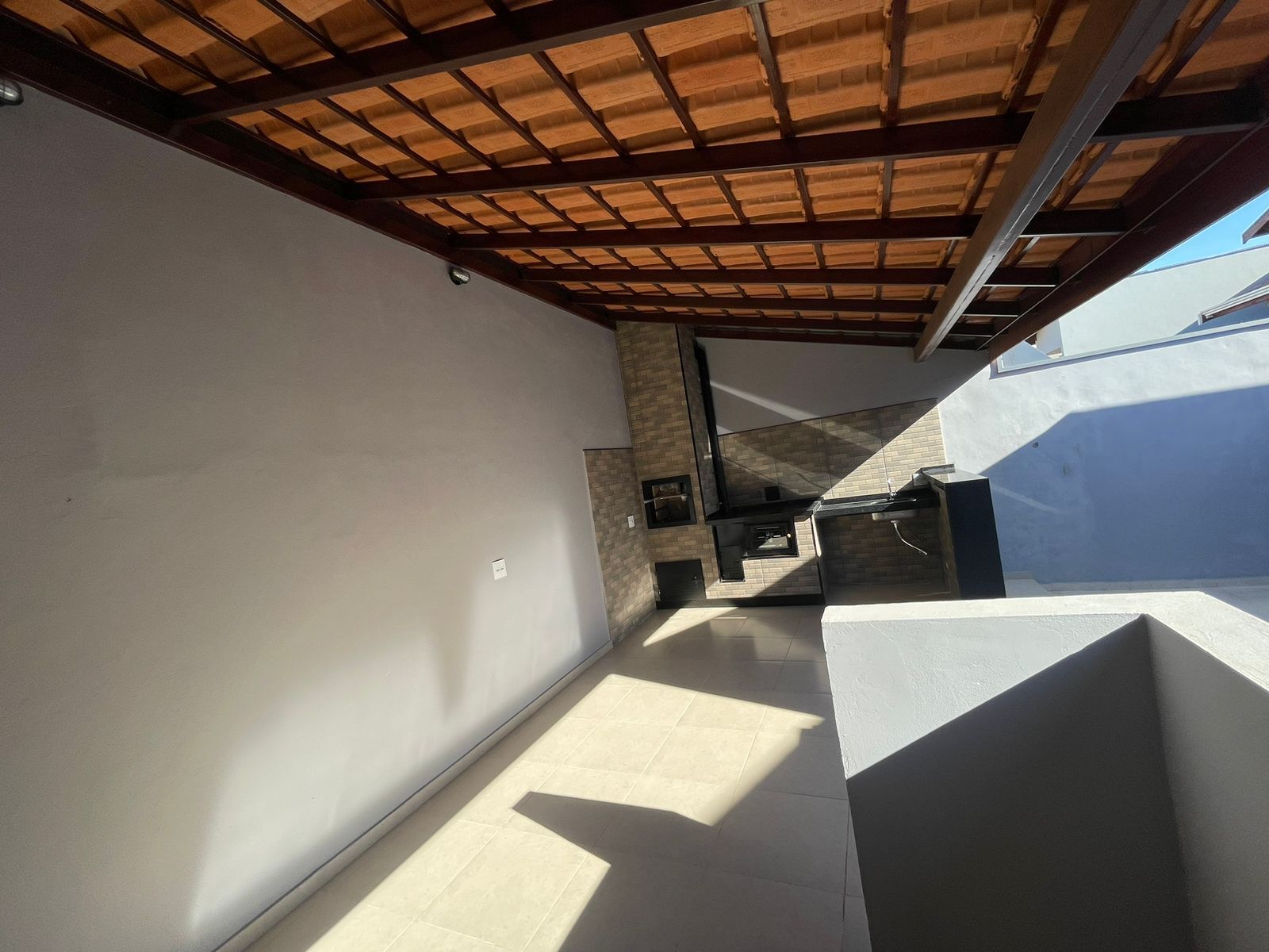 Casa à venda com 2 quartos, 124m² - Foto 1