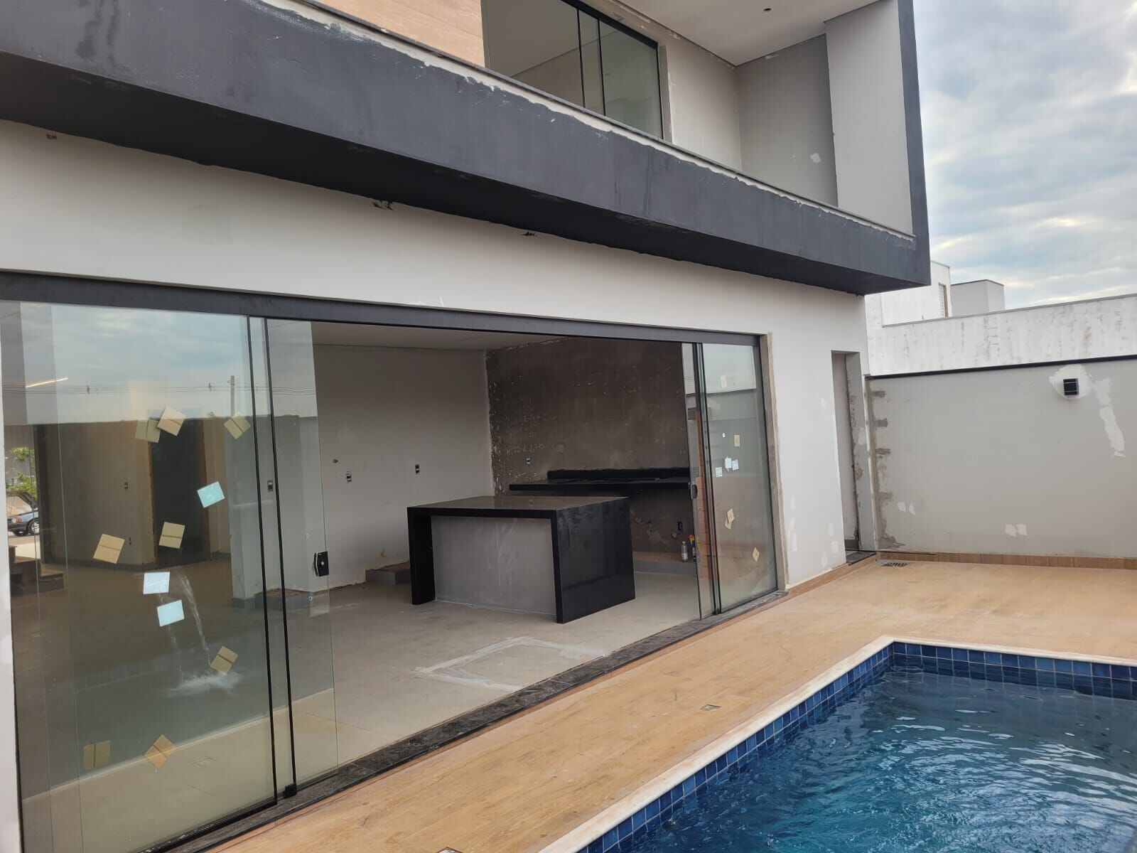 Casa à venda com 3 quartos, 228m² - Foto 3