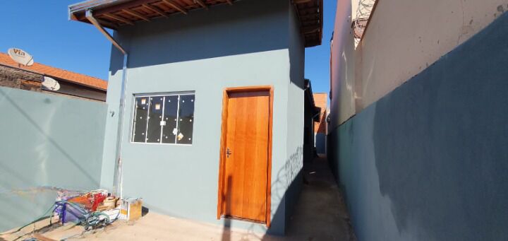 Casa à venda com 2 quartos, 60m² - Foto 1