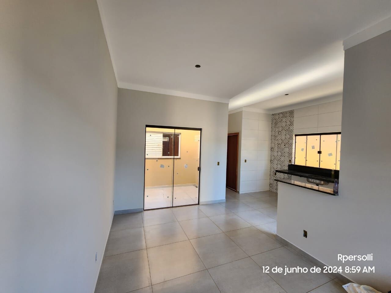 Casa à venda com 3 quartos, 74m² - Foto 2