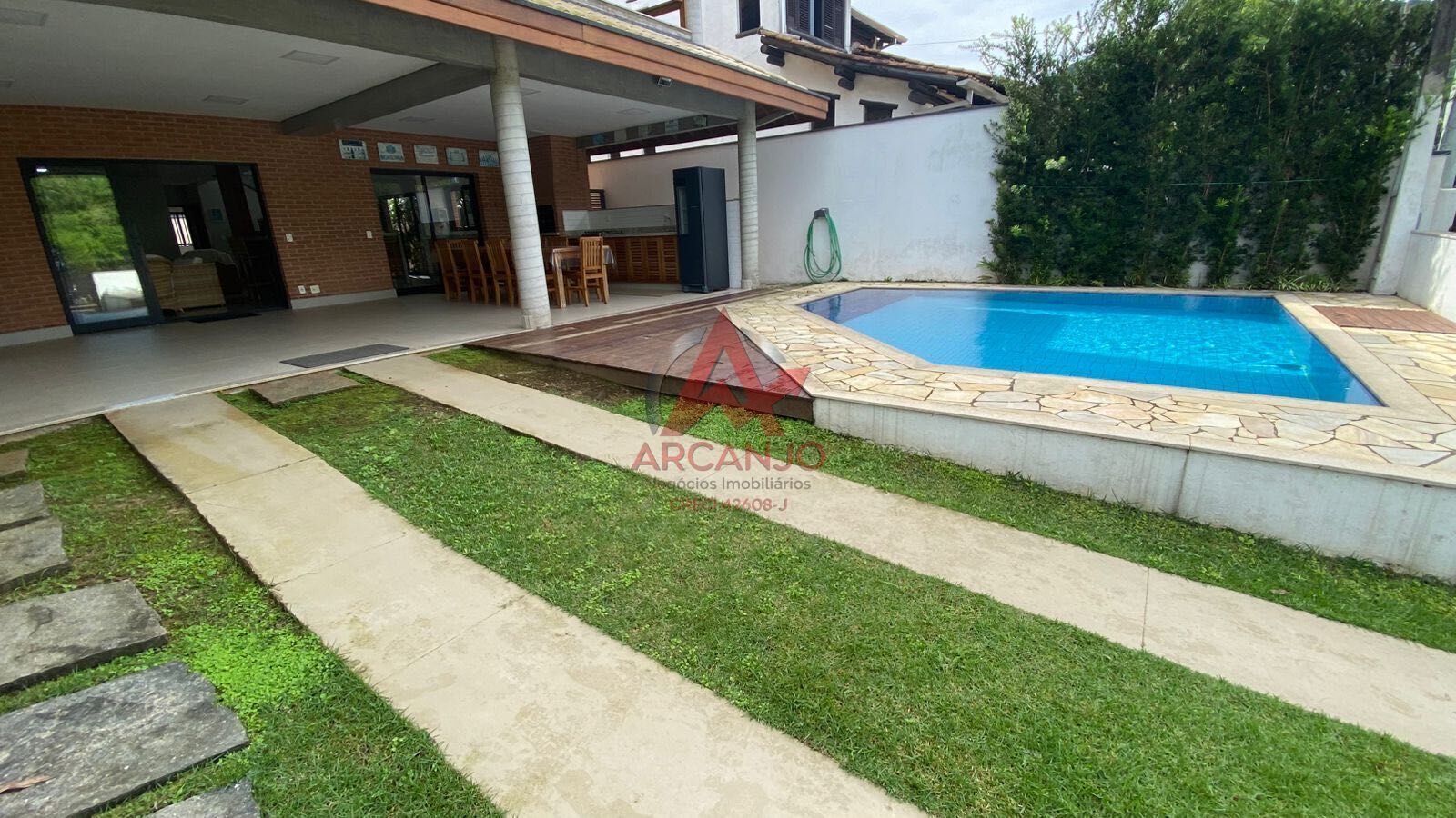 Casa, 4 quartos, 282 m² - Foto 2