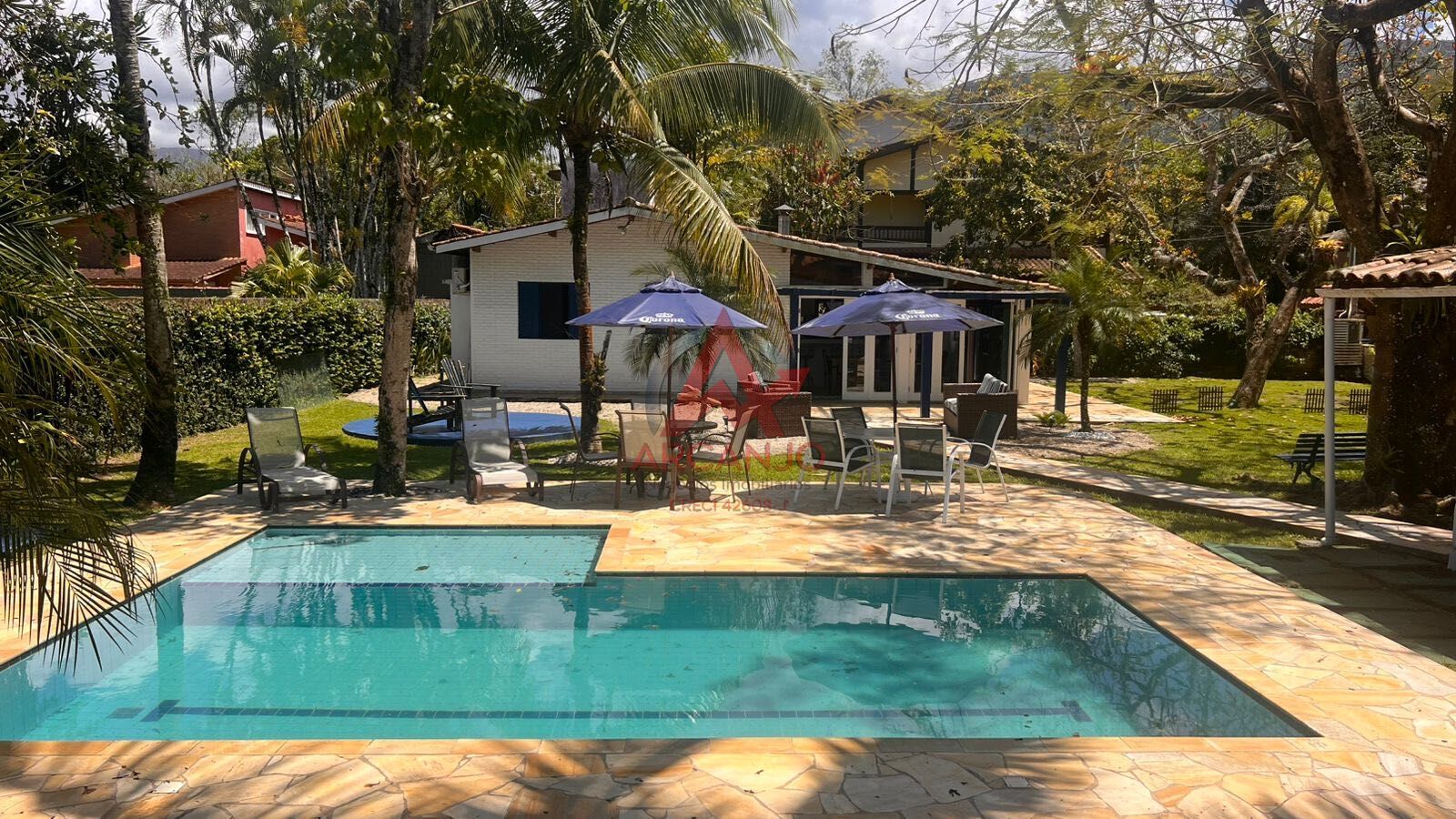 Casa, 5 quartos, 300 m² - Foto 1