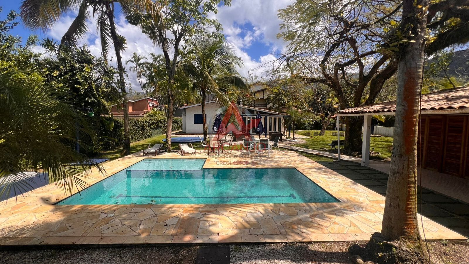 Casa, 5 quartos, 300 m² - Foto 2