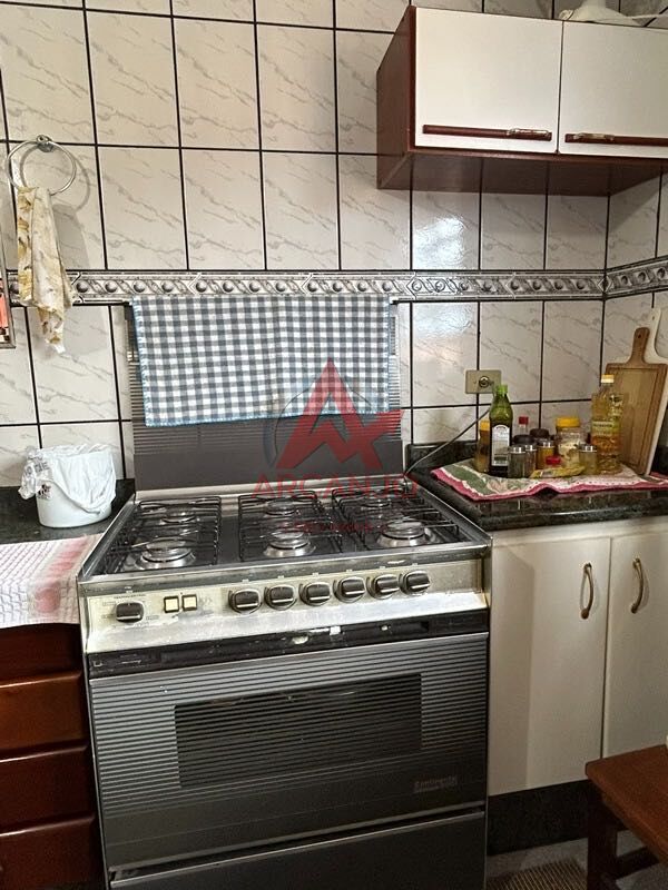 Casa, 3 quartos, 229 m² - Foto 4