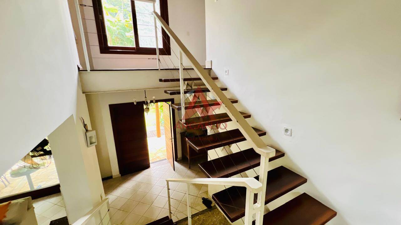 Casa, 5 quartos, 240 m² - Foto 44