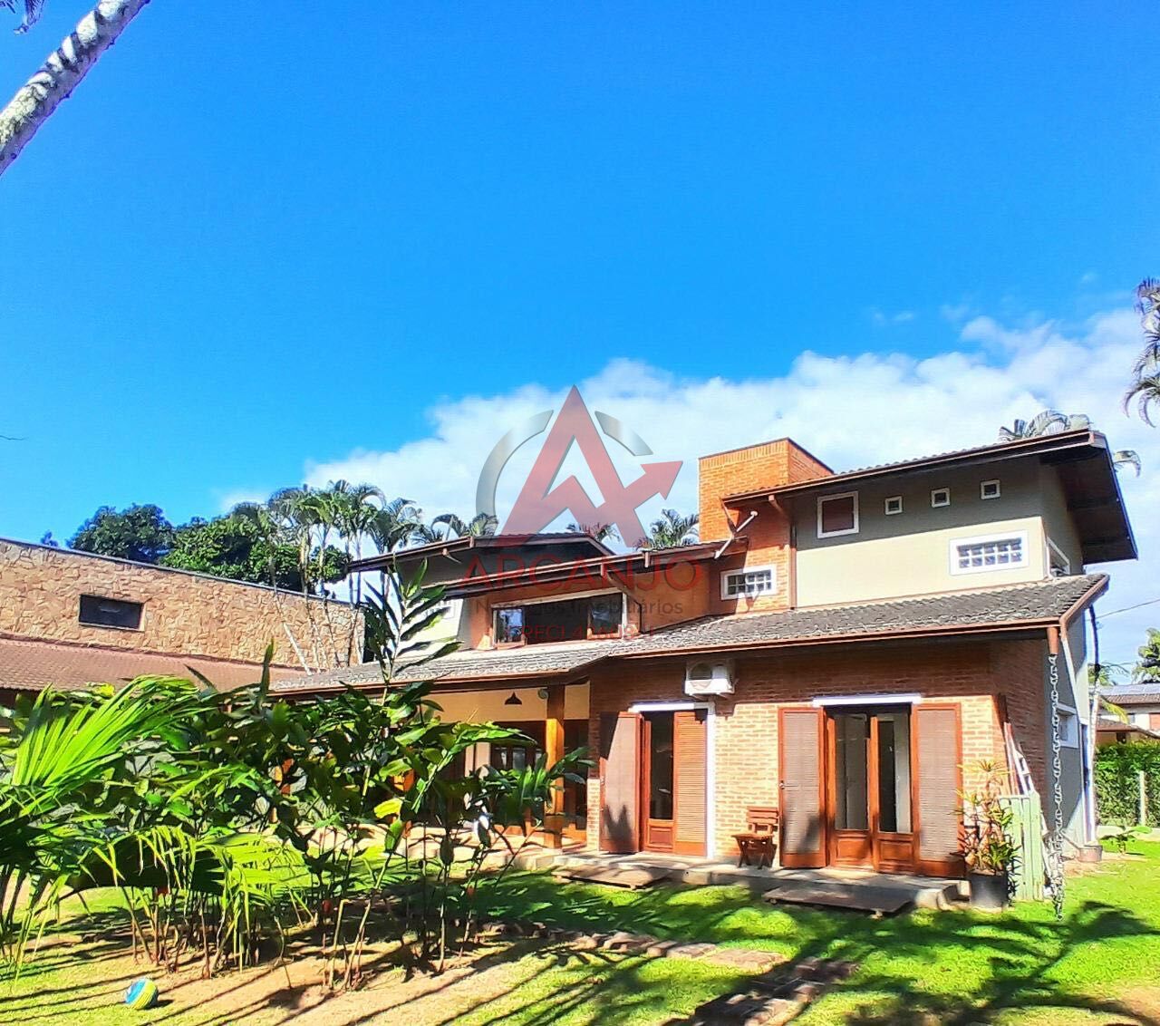 Casa, 5 quartos, 215 m² - Foto 2