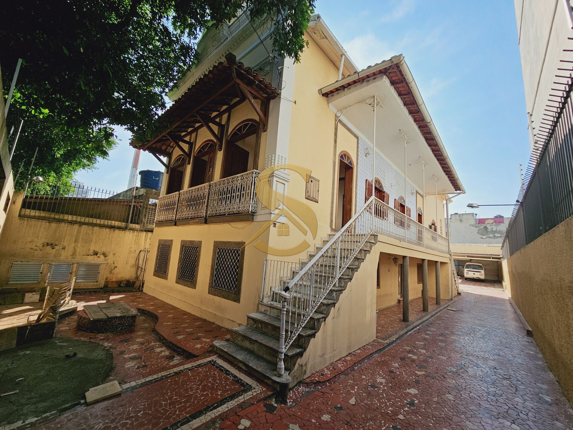 Casa, 6 quartos, 584 m² - Foto 1