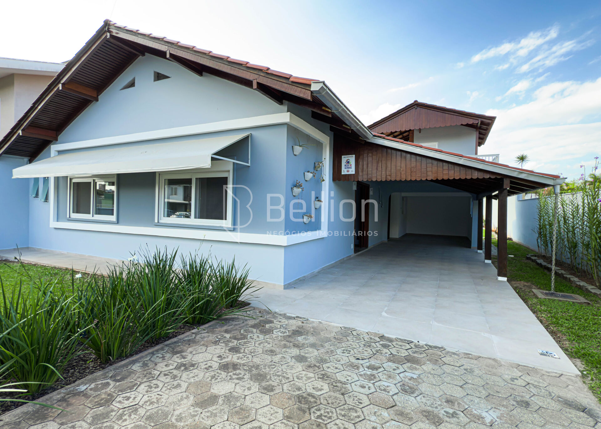 Casa com amplo terreno e área de festa no Bairro Nações, em Timbó - foto 1