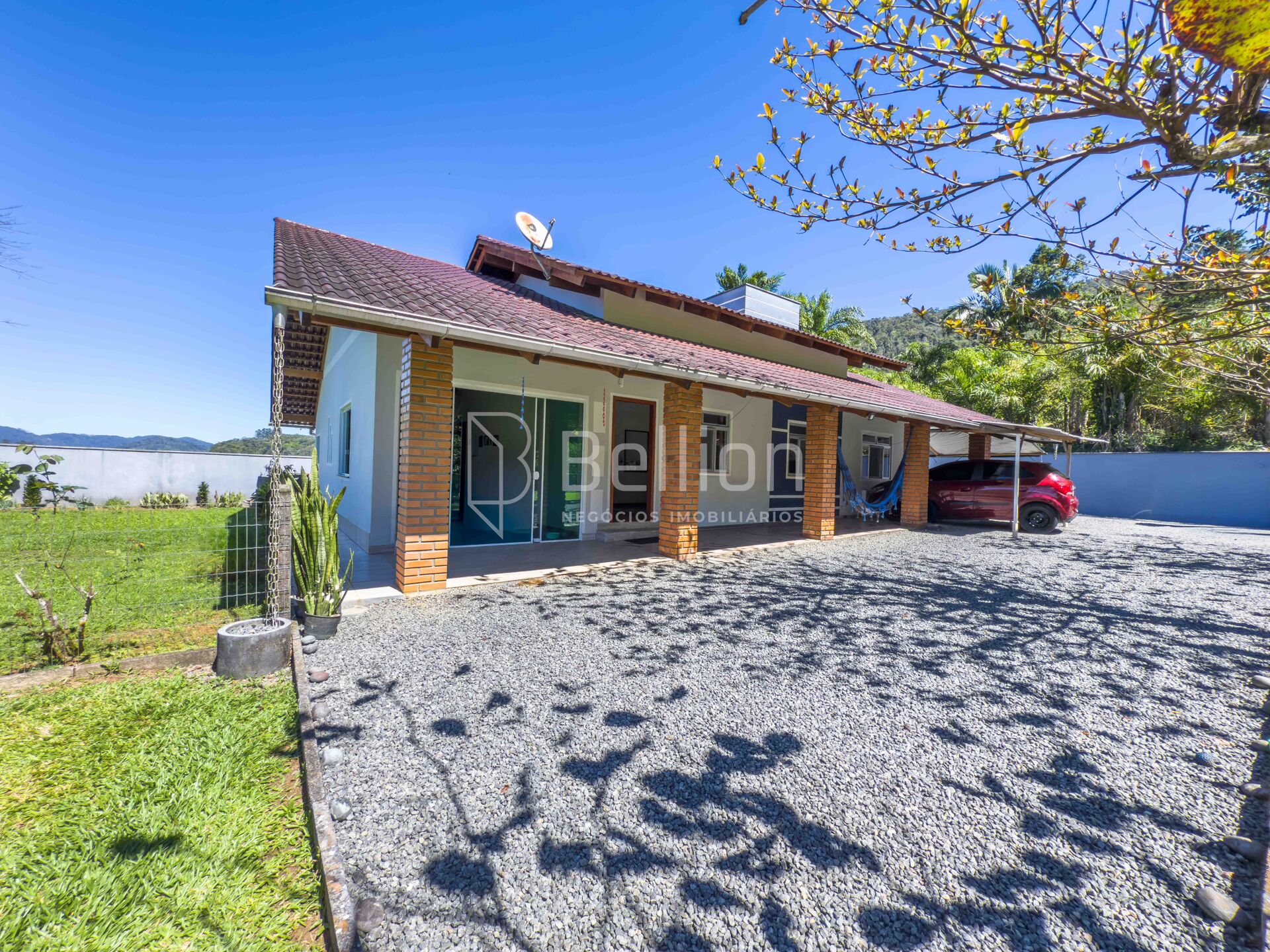 Casa com terreno de 1.093,13m em Rio dos Cedros - foto 1