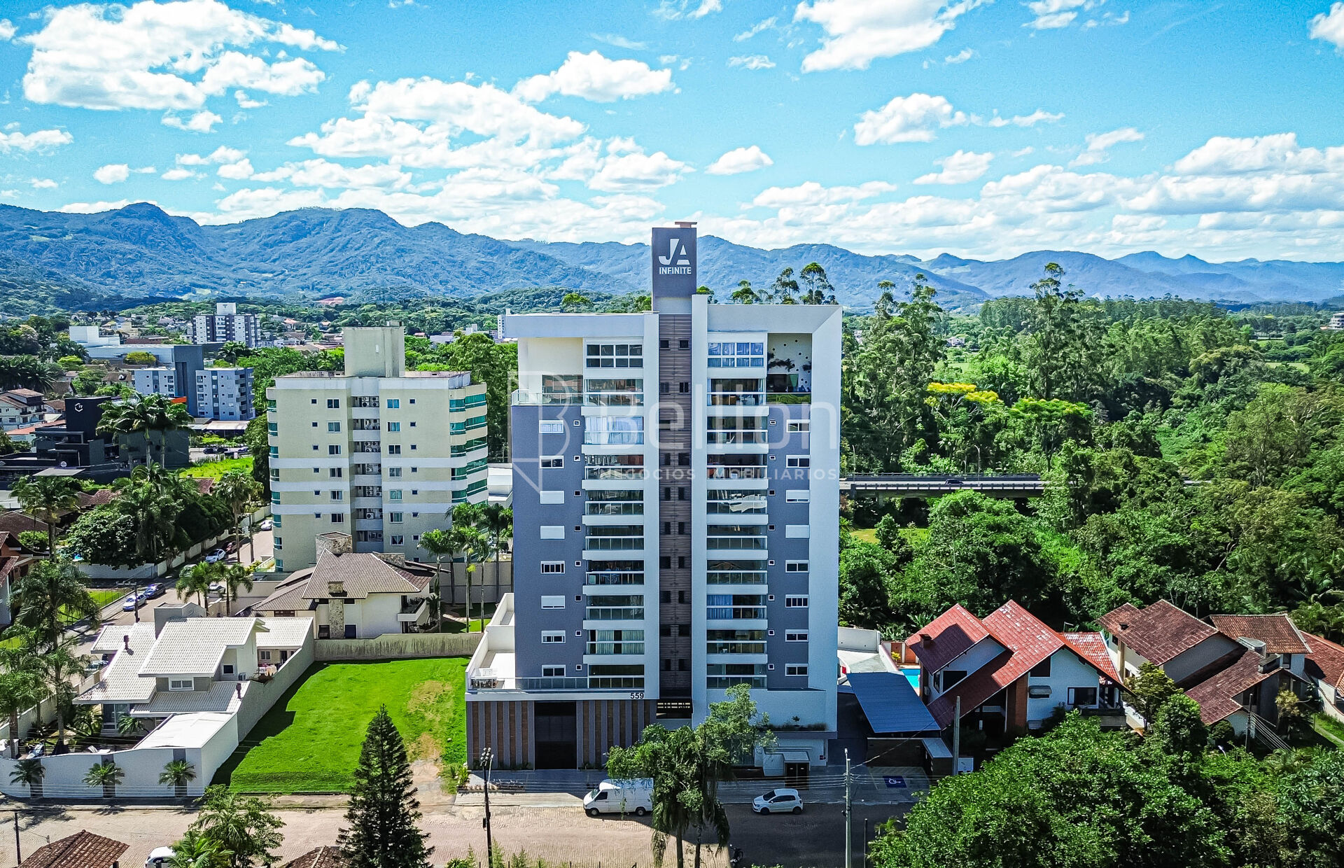 Conforto, design e exclusividade - Apartamento de alto padrão no Centro de Timbó - - foto 1