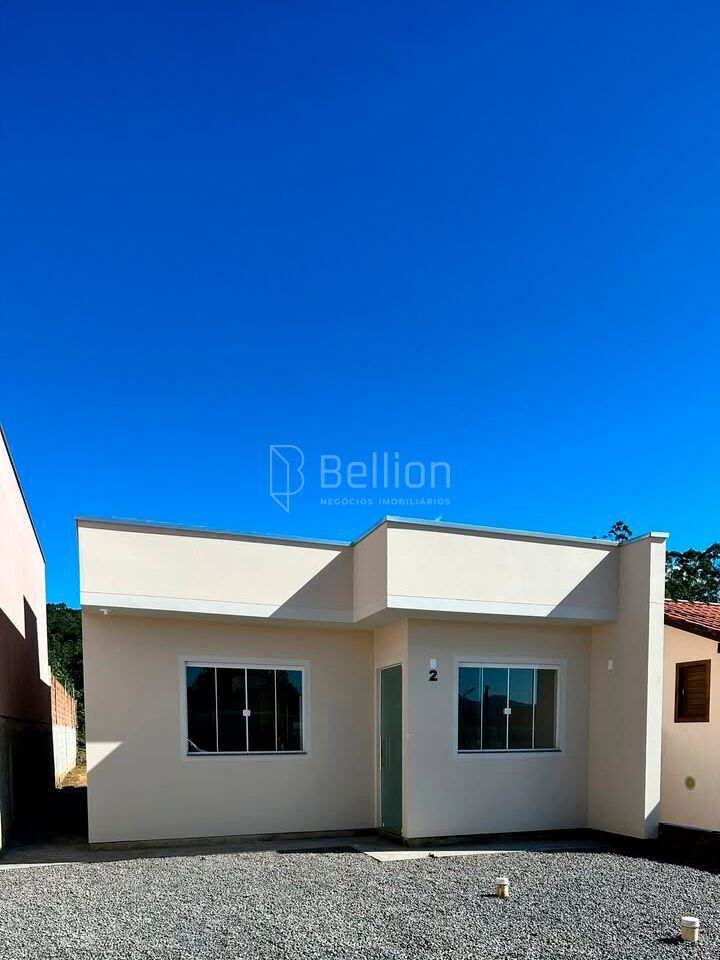 Casa com terreno espaçoso no bairro Araponguinhas!! - foto 1