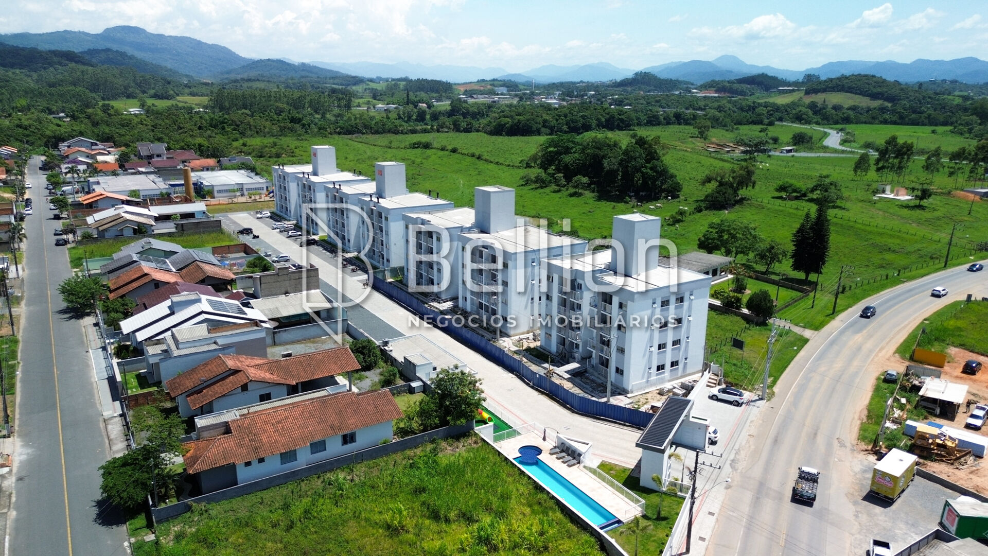 Apartamento com piscina, dois quartos, semi mobiliado em Indaial - moderno e pronto para morar! - foto 1