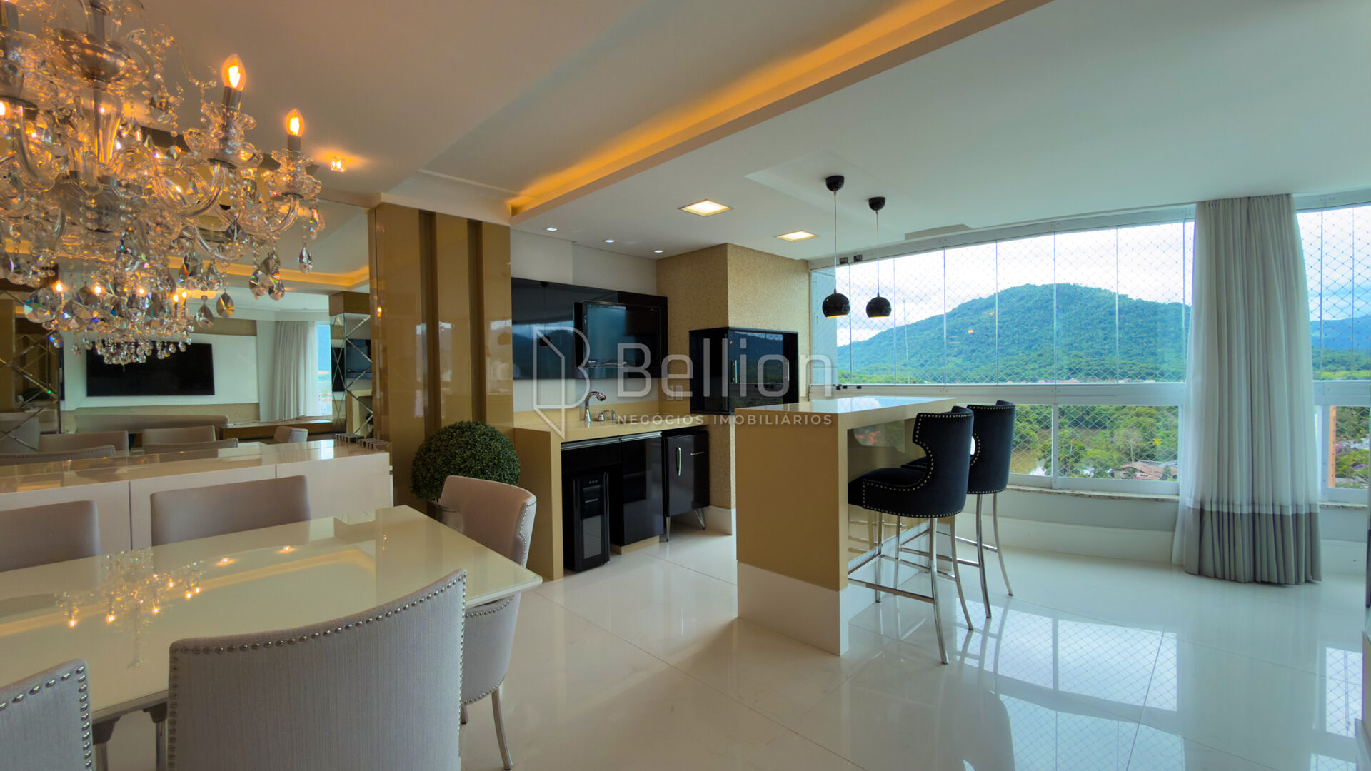 Apartamento mobiliado com 3 suítes no Centro de Timbó — foto 2