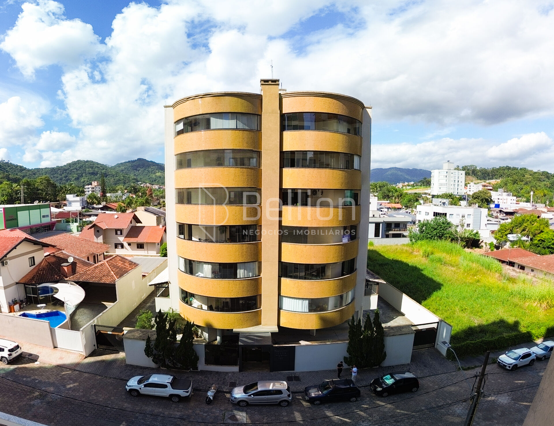 Apartamento de 132m com vista para Igreja Matriz no Bairro dos Estados em Indaial - foto 1
