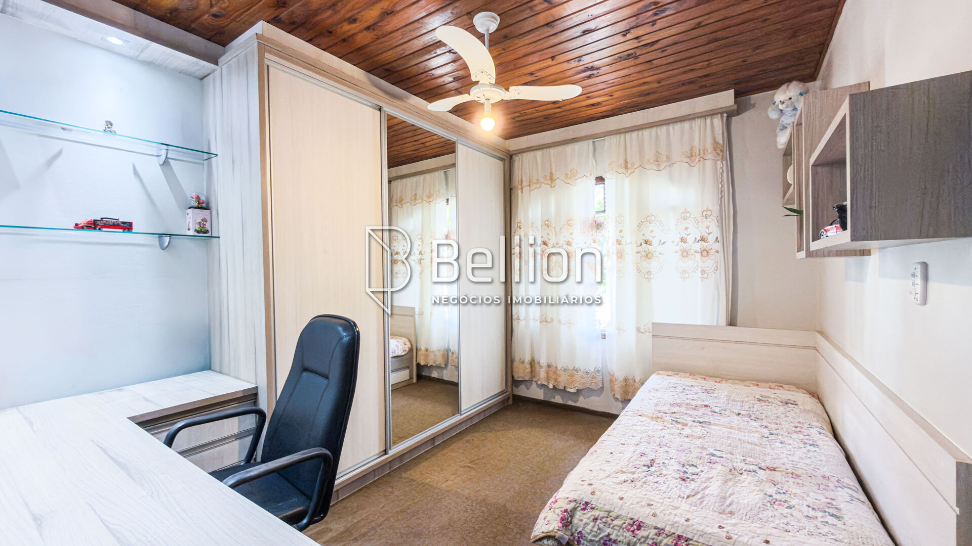 Belíssima casa no bairro dos lagos em rodeio. — foto 7