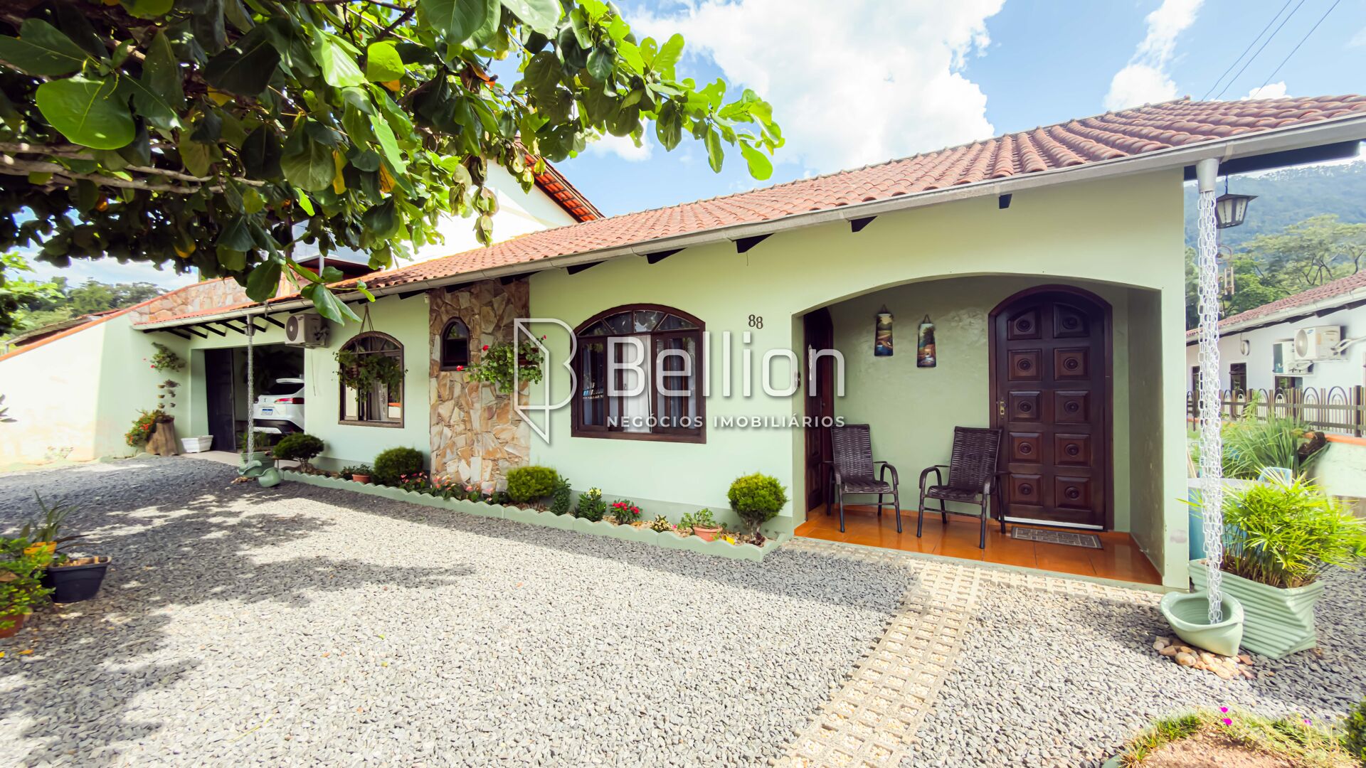 Belíssima casa no bairro dos lagos em rodeio. - foto 1
