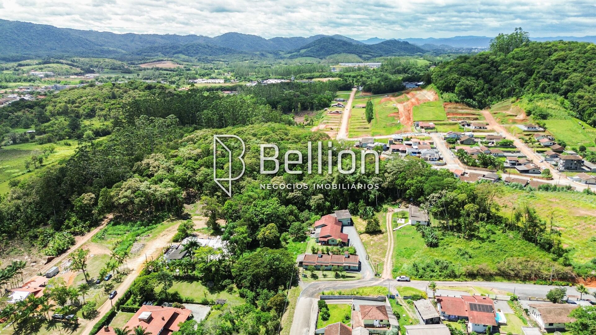 Conjunto de casas e terreno com 4.246m no bairro Divinéia - Rio dos Cedros — foto 6