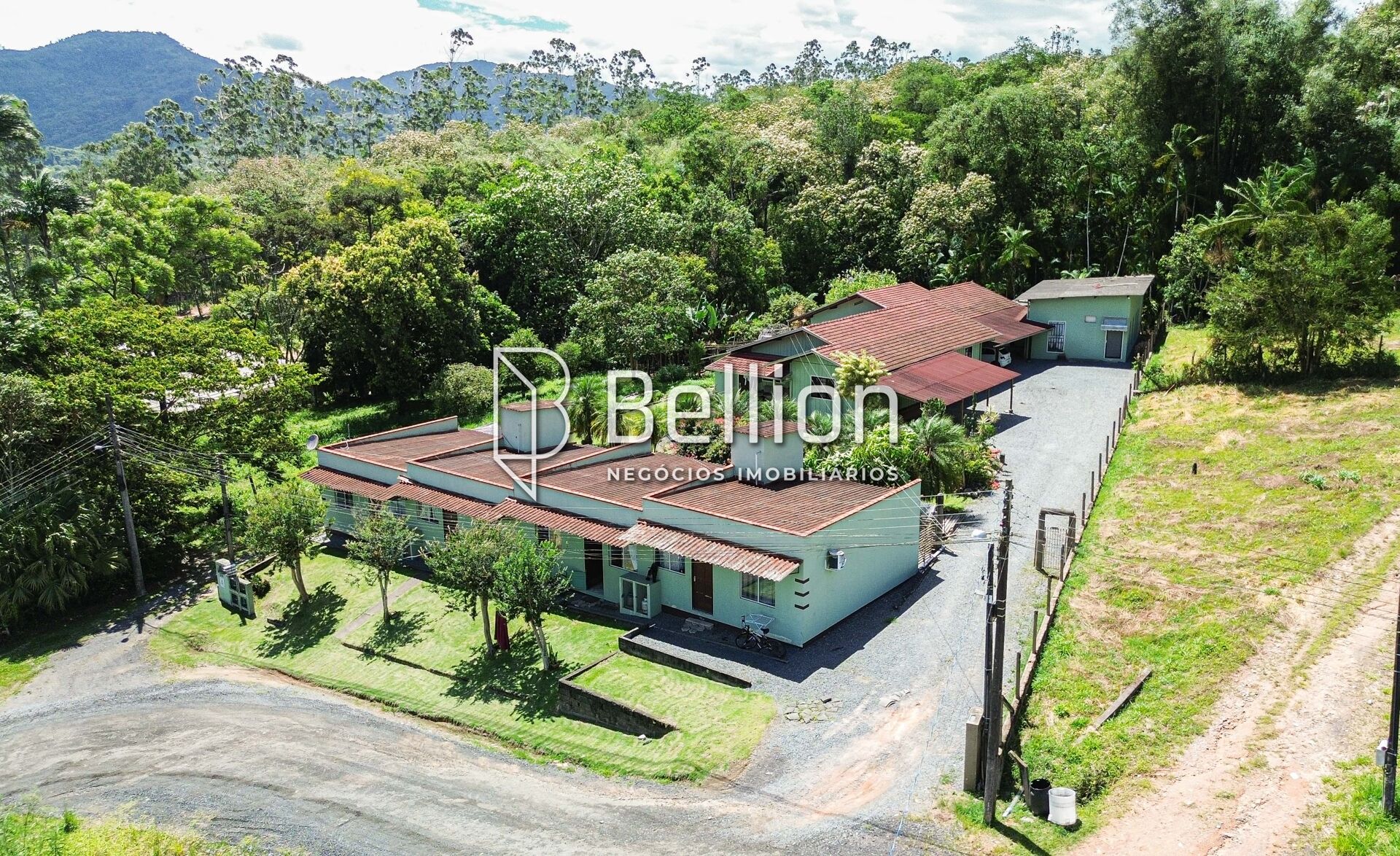 Conjunto de casas e terreno com 4.246m no bairro Divinéia - Rio dos Cedros - foto 1