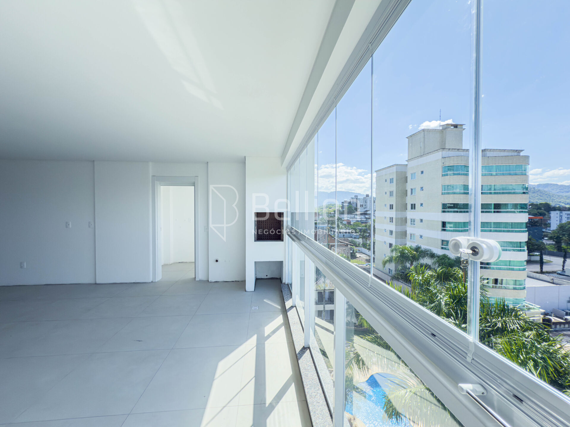 Apartamento com 3 suites e 2 vagas individuais no Centro de Timbó - foto 1