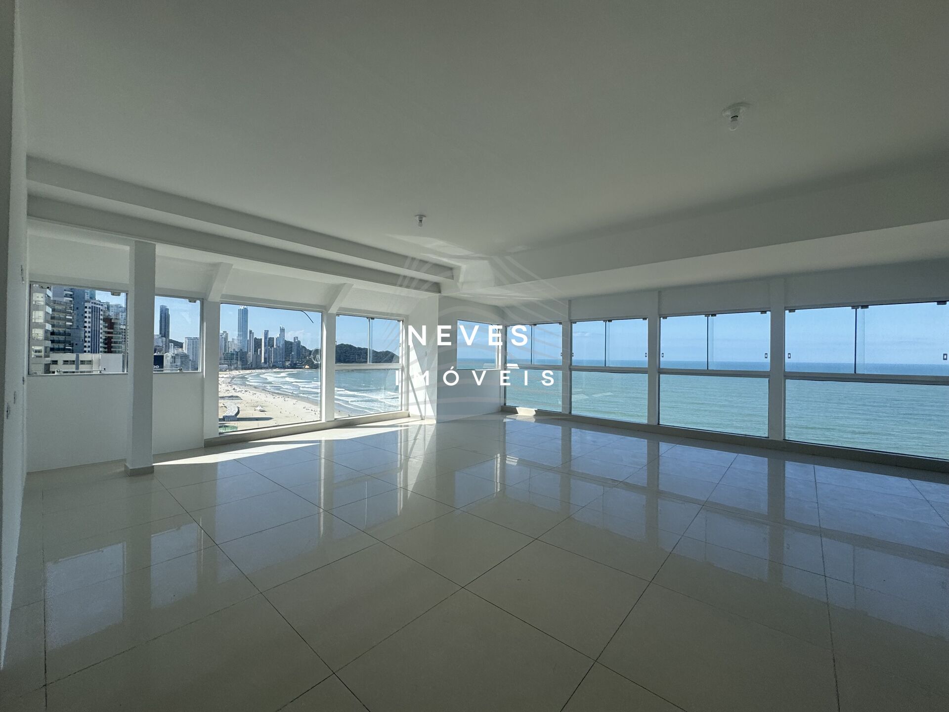 Sala-Conjunto, 555 m² - Foto 1