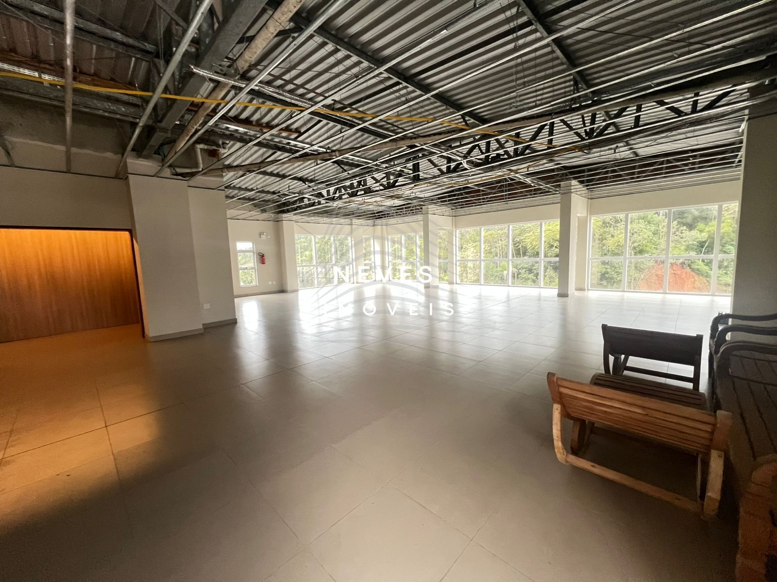Sala-Conjunto, 250 m² - Foto 1