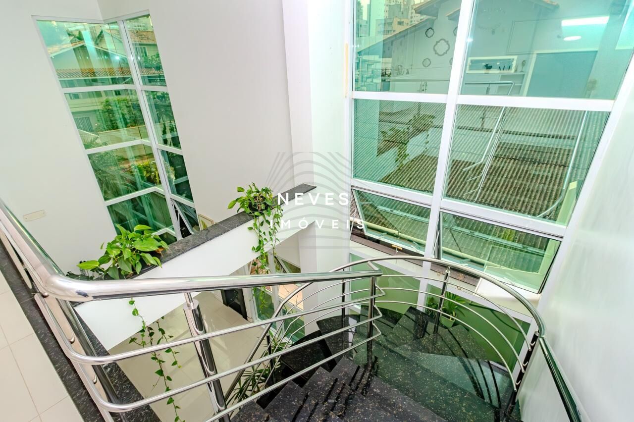 Casa, 4 quartos, 300 m² - Foto 9