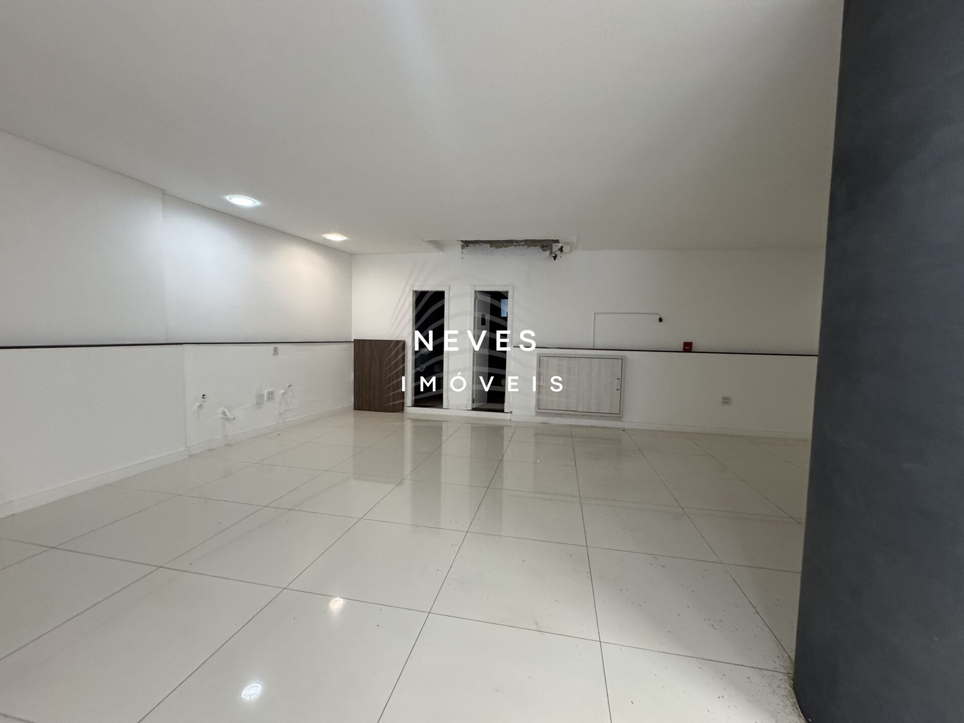 Sala-Conjunto, 220 m² - Foto 1