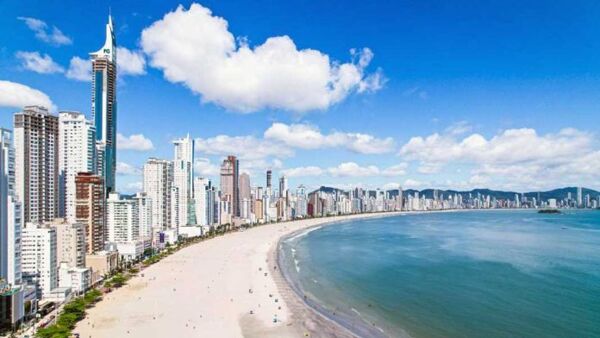 Balneário Camboriú autoriza obras do “Praia 100% Limpa” com investimento de R$ 1 mi - Outubro