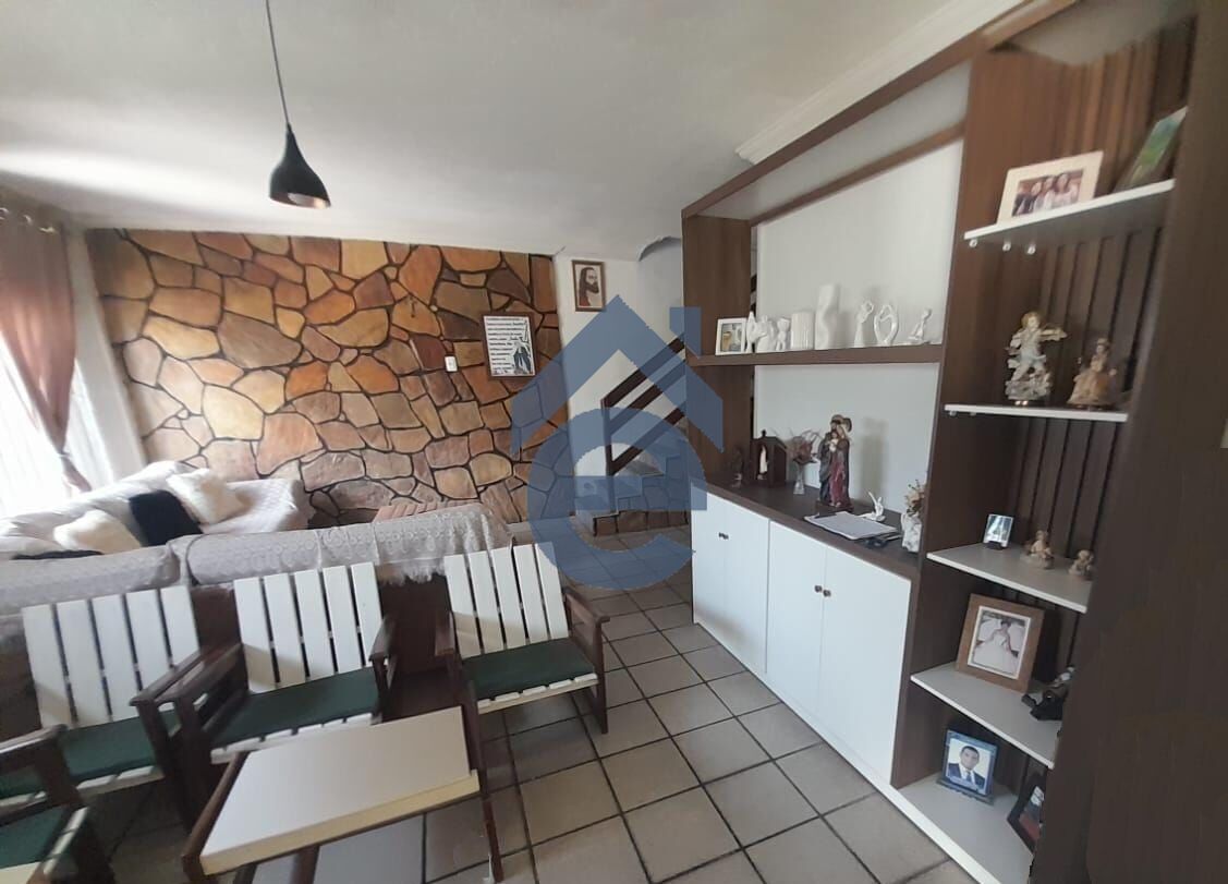 Casa à venda com 5 quartos, 132m² - Foto 6