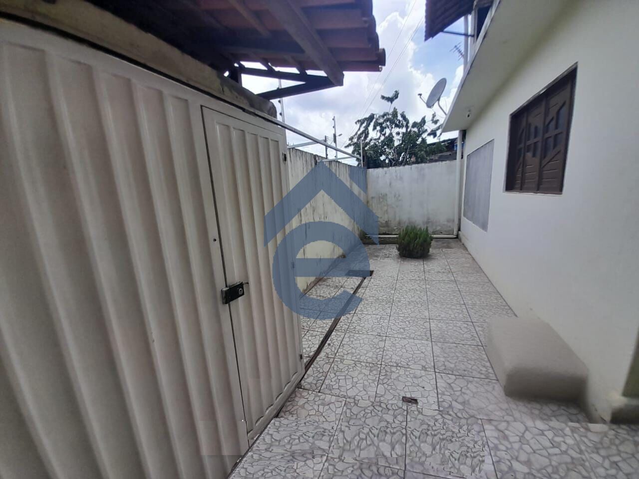 Casa à venda com 5 quartos, 132m² - Foto 3
