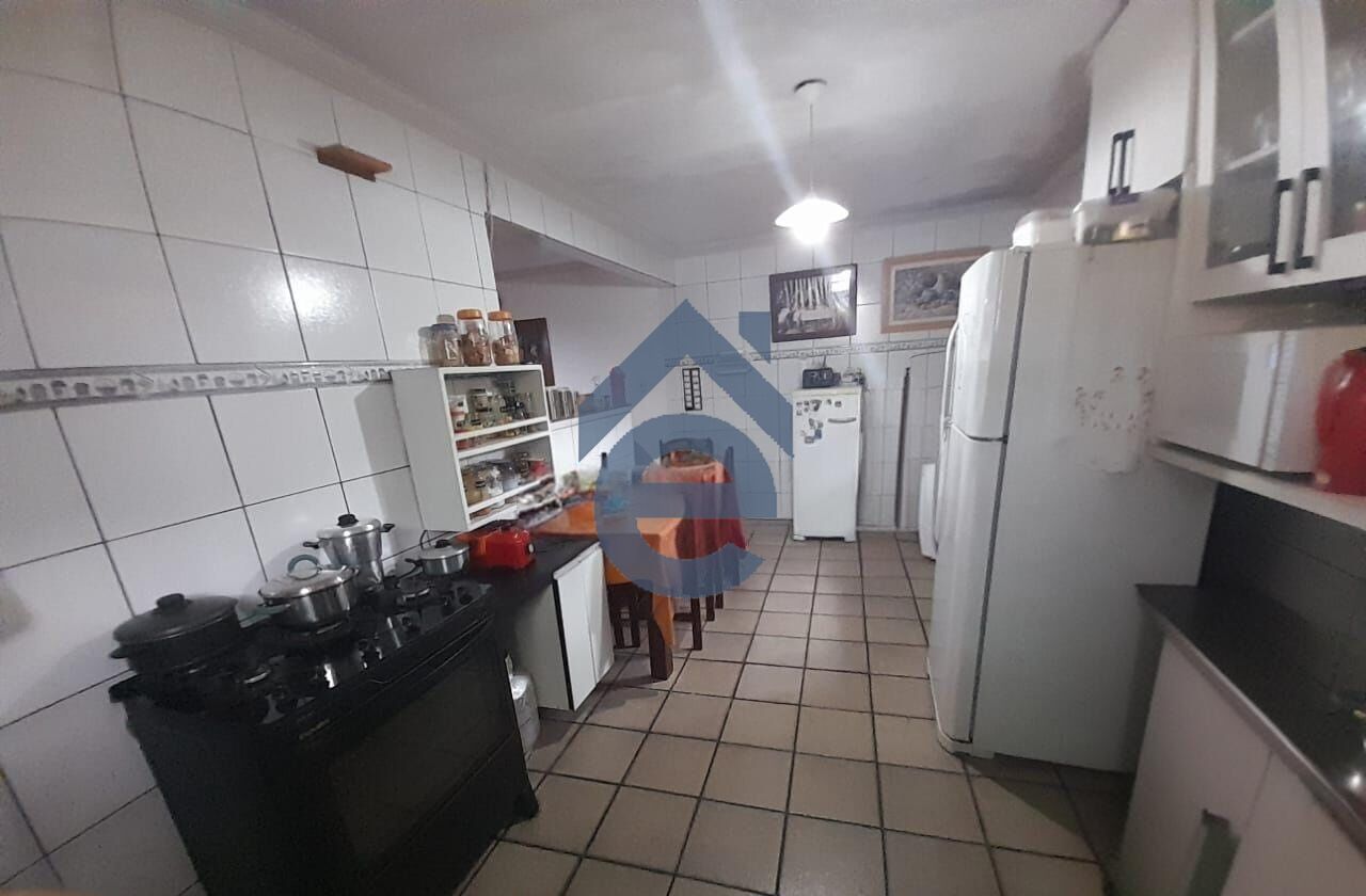 Casa à venda com 5 quartos, 132m² - Foto 9
