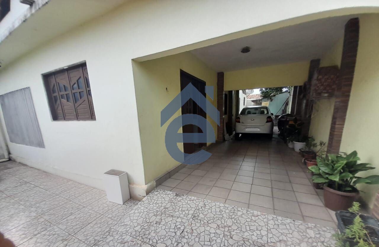 Casa à venda com 5 quartos, 132m² - Foto 4