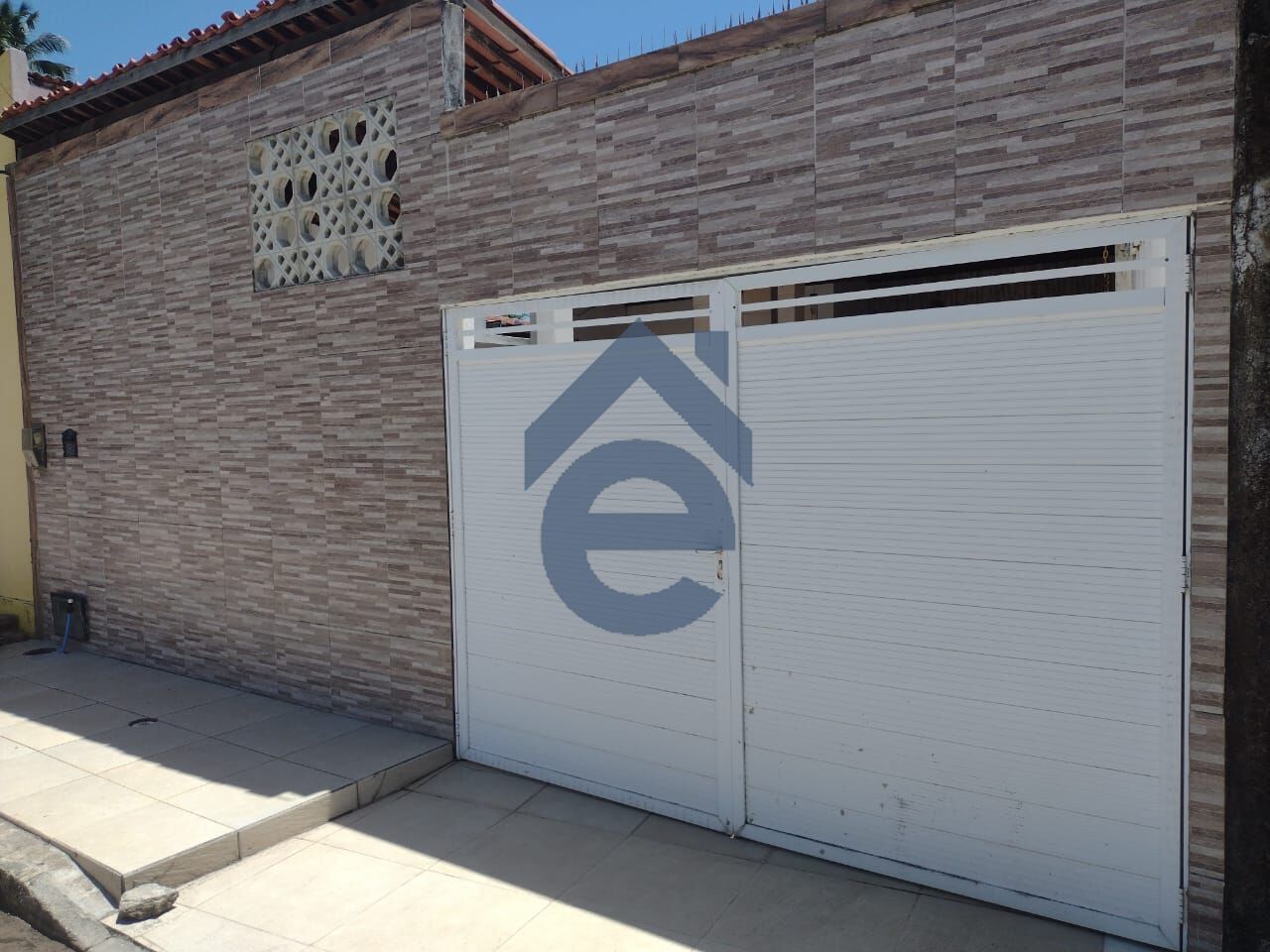 Casa à venda com 2 quartos, 129m² - Foto 1