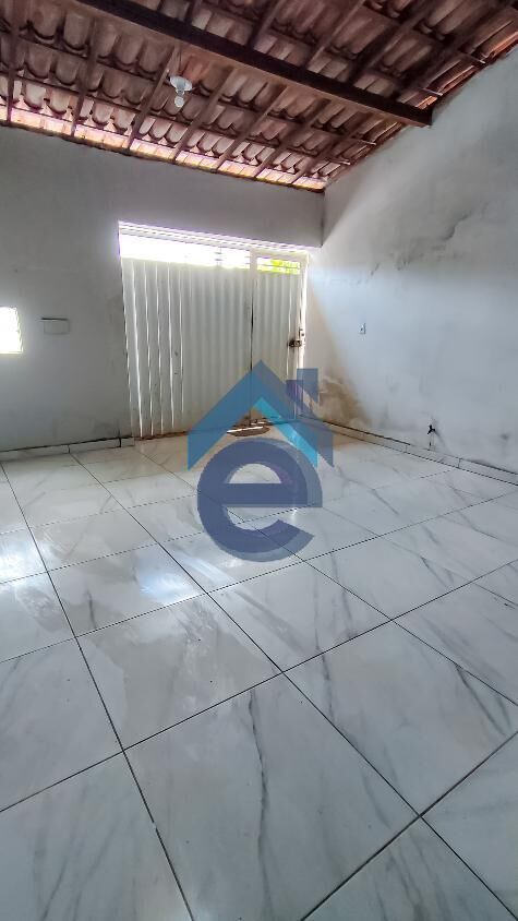 Casa à venda com 2 quartos, 84m² - Foto 2