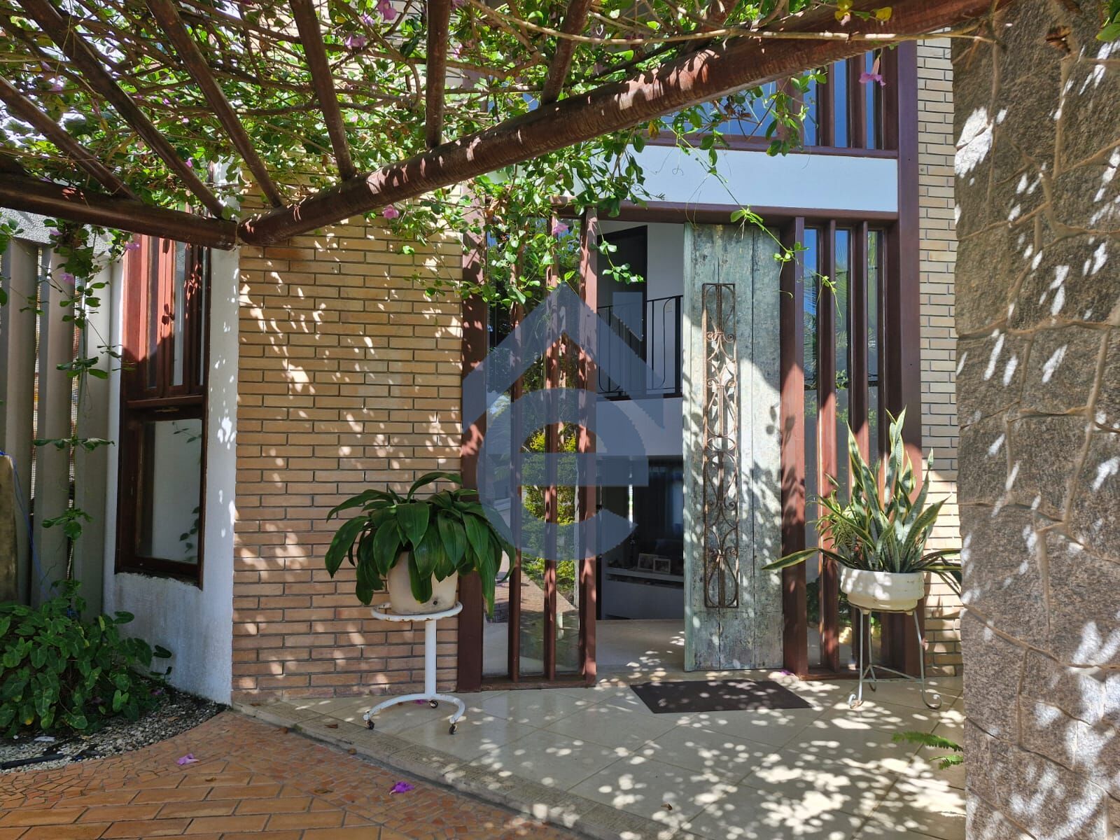 Casa à venda com 6 quartos, 545m² - Foto 2
