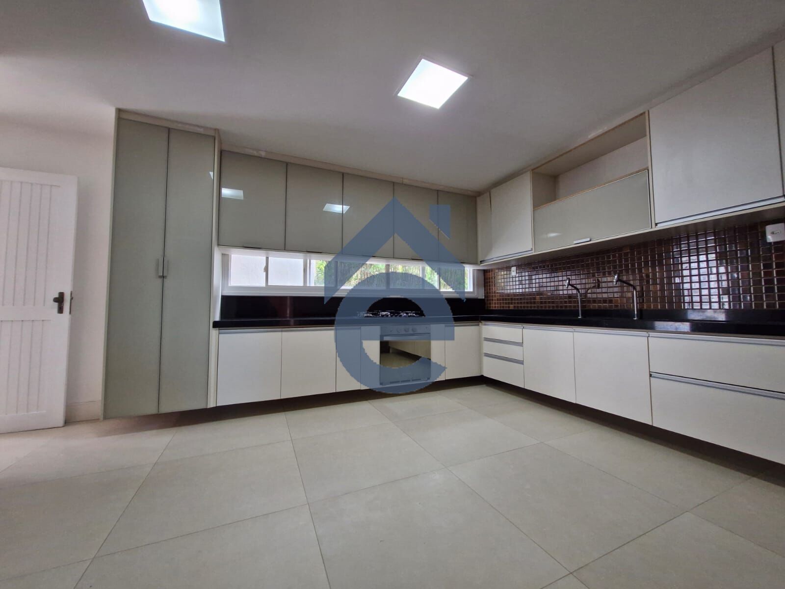 Casa à venda com 4 quartos, 437m² - Foto 27