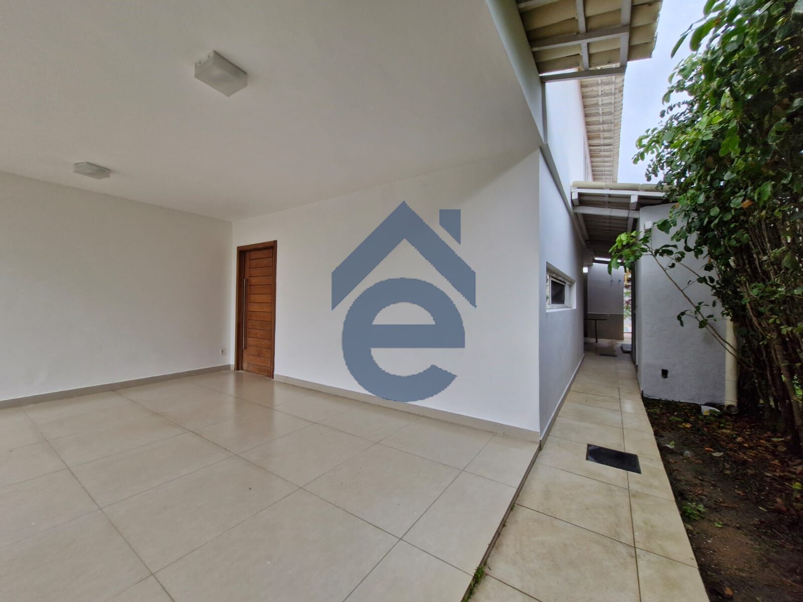 Casa à venda com 4 quartos, 437m² - Foto 2