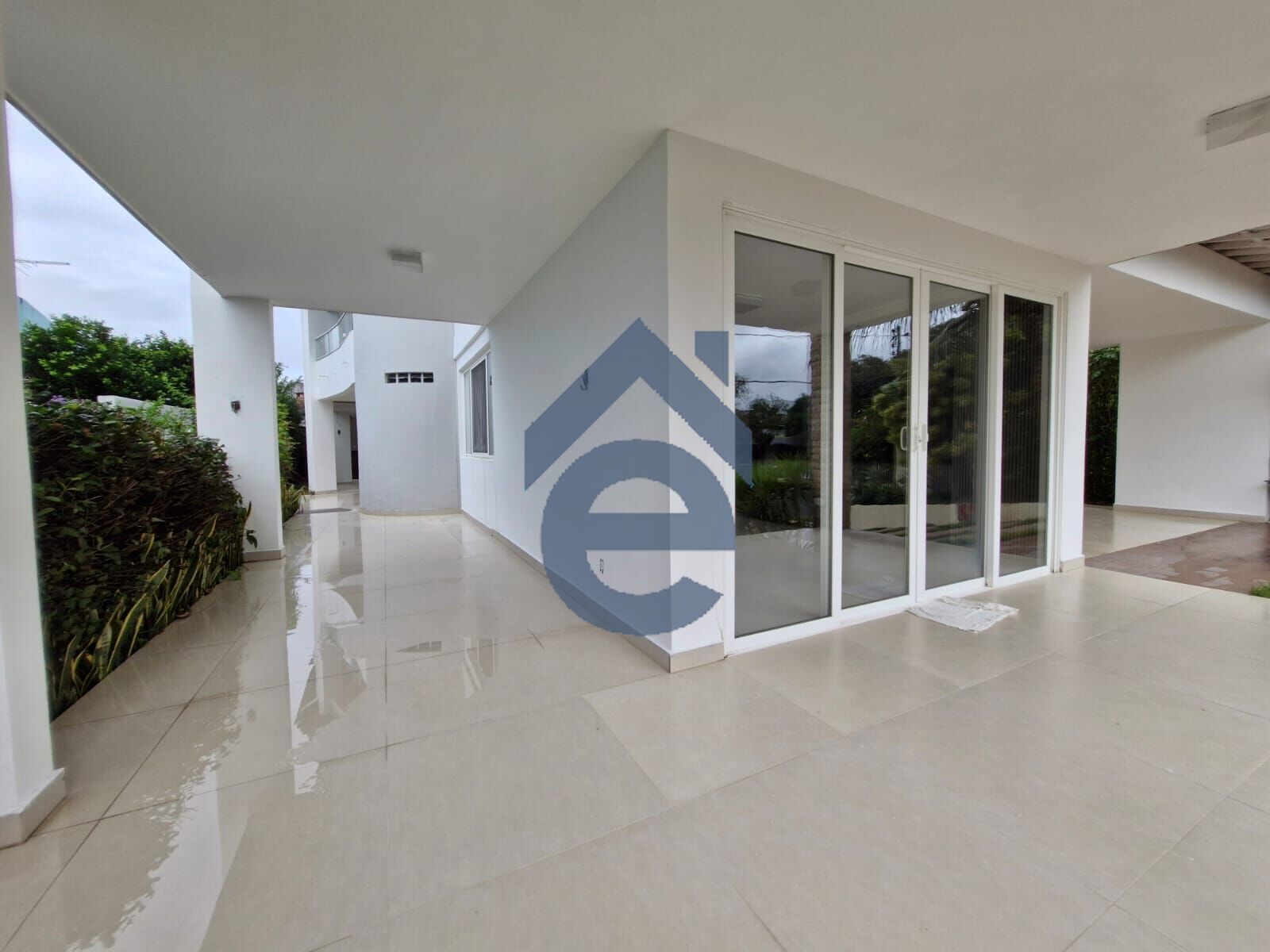 Casa à venda com 4 quartos, 437m² - Foto 3
