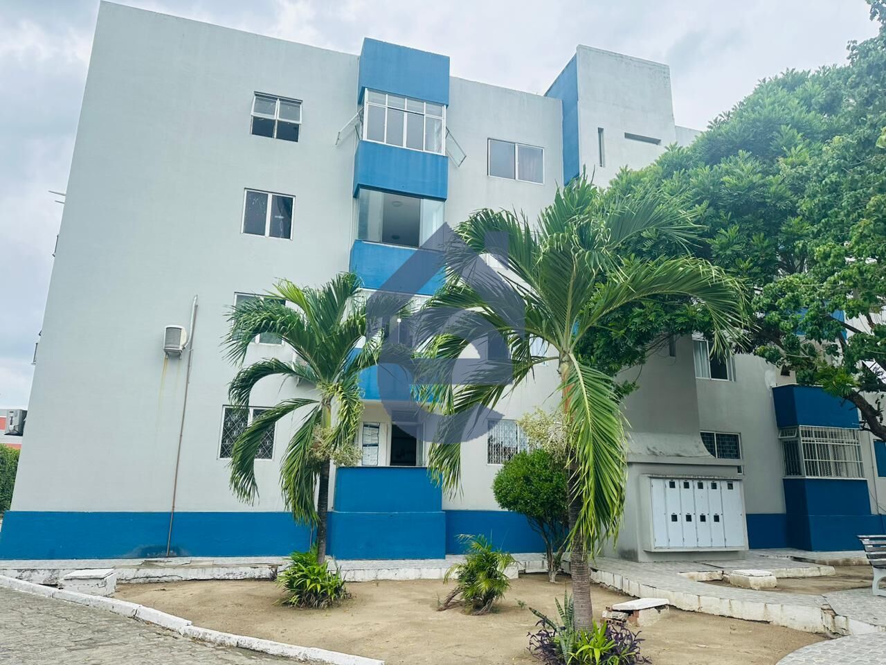 Apartamento à venda com 3 quartos, 111m² - Foto 4