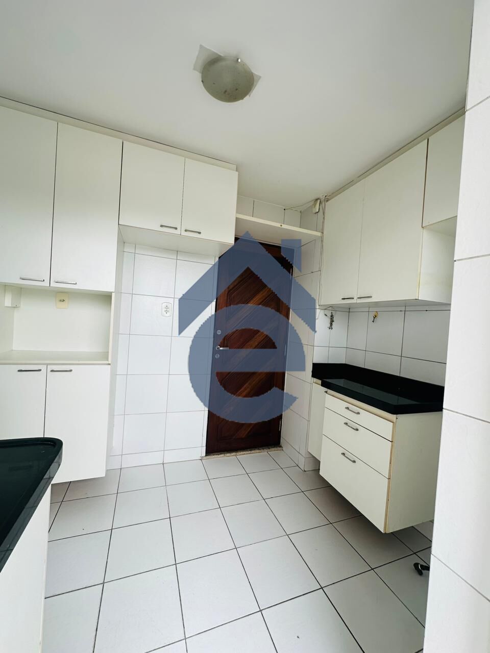 Apartamento à venda com 3 quartos, 111m² - Foto 9