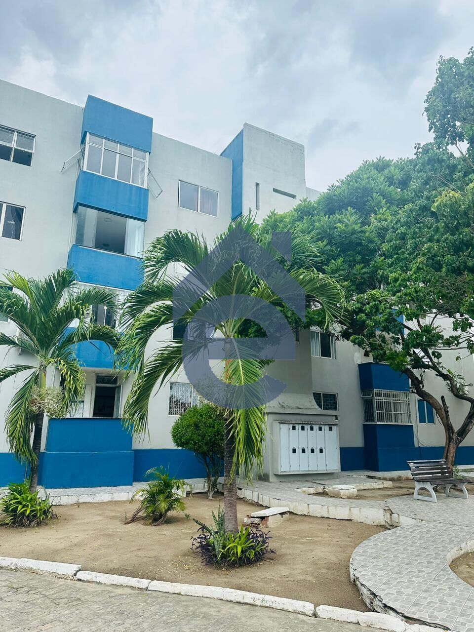 Apartamento à venda com 3 quartos, 111m² - Foto 2